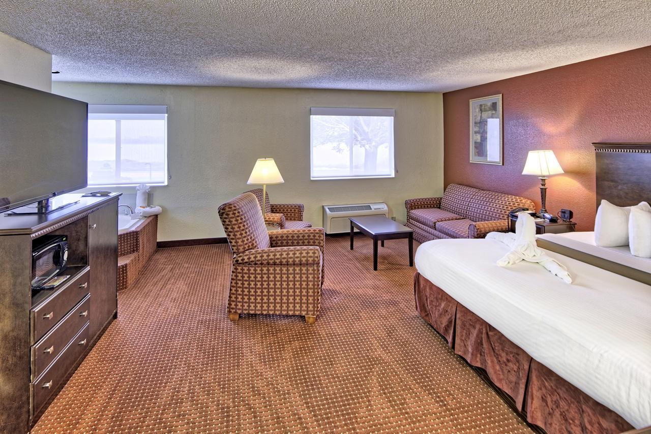 Bally's 3*